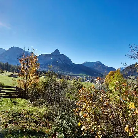 Haus Leonard Apartman